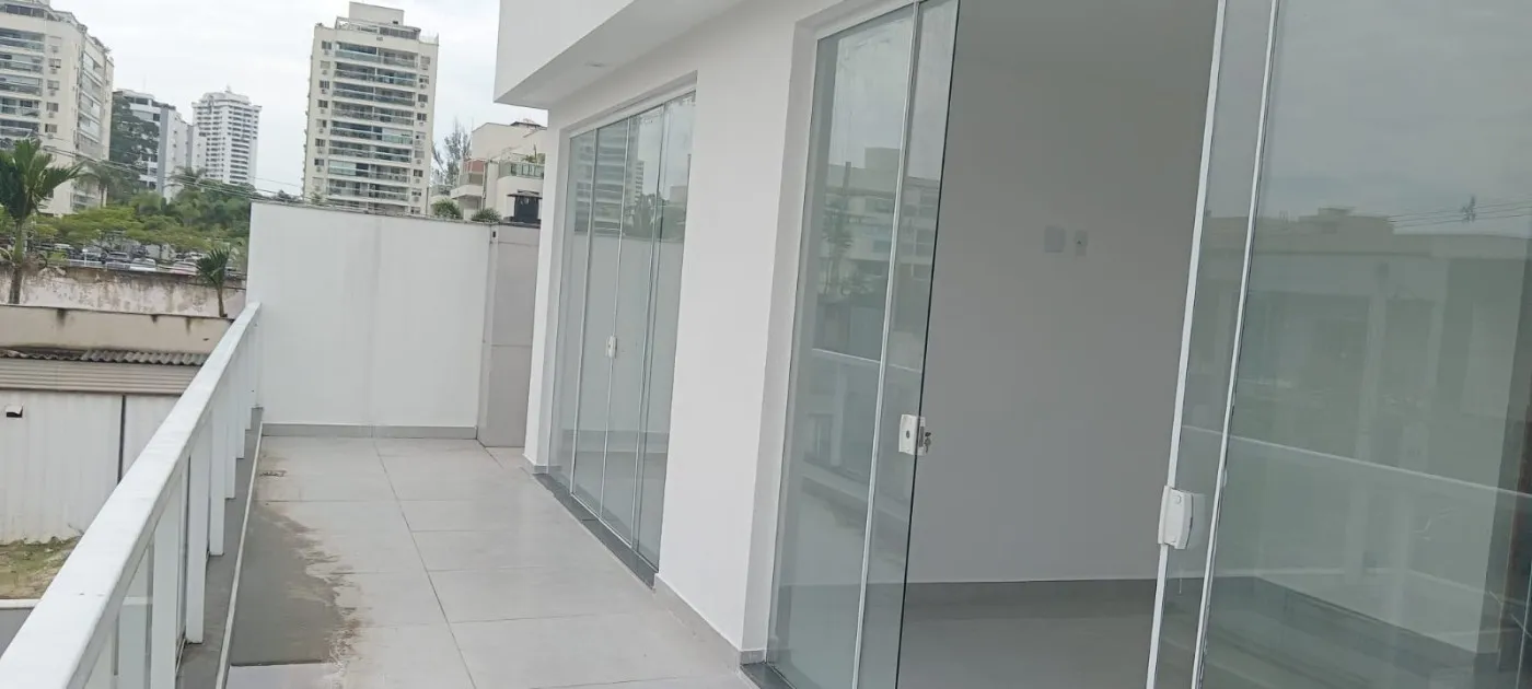 4 quartos e janelas do piso ao teto: casa de 260 m² — photo 13