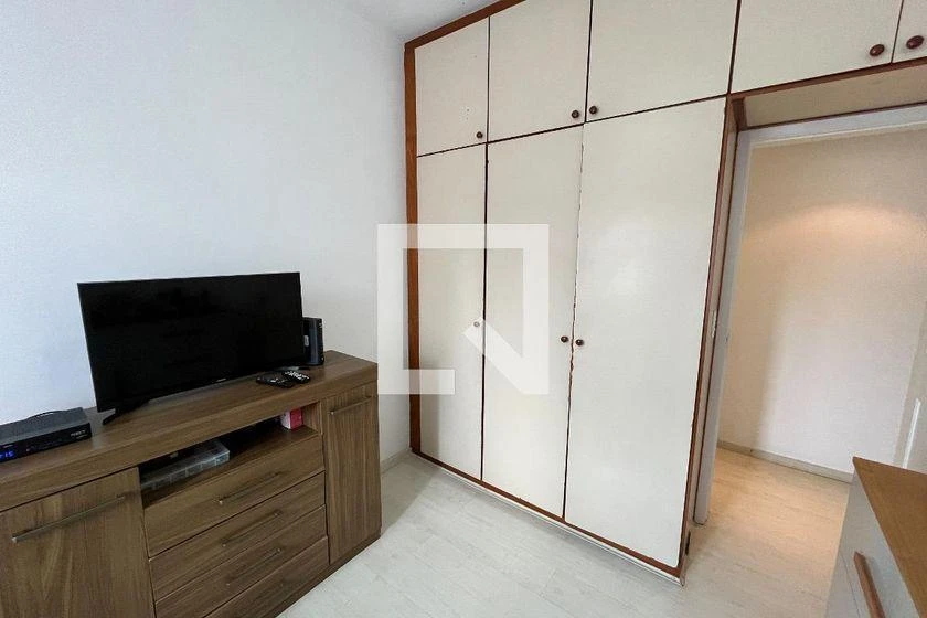 Furnished apartment, 131 m², with a glass-enclosed balcony — photo 16
