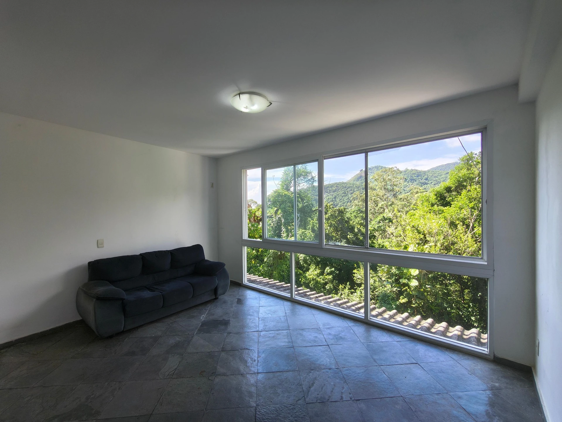 Condo house with balcony, 2 bedrooms