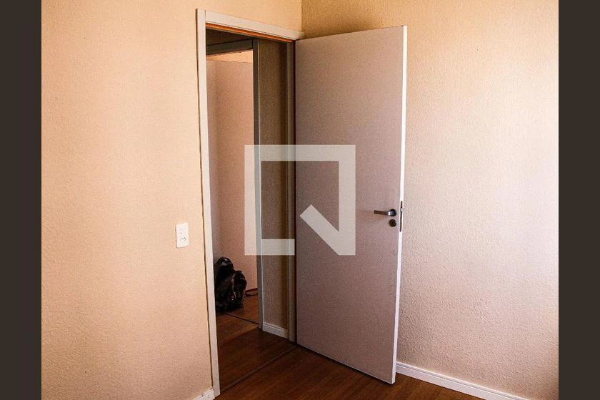 2-bedroom apartment with wood or laminate floors — photo 12