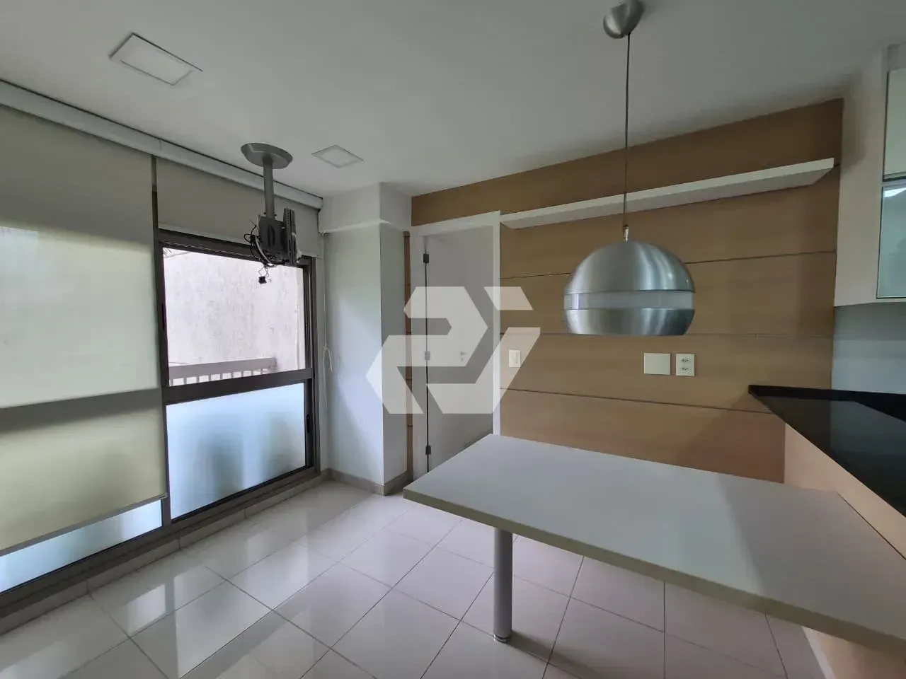 4-bedroom apartment with an enclosed glass balcony — photo 48