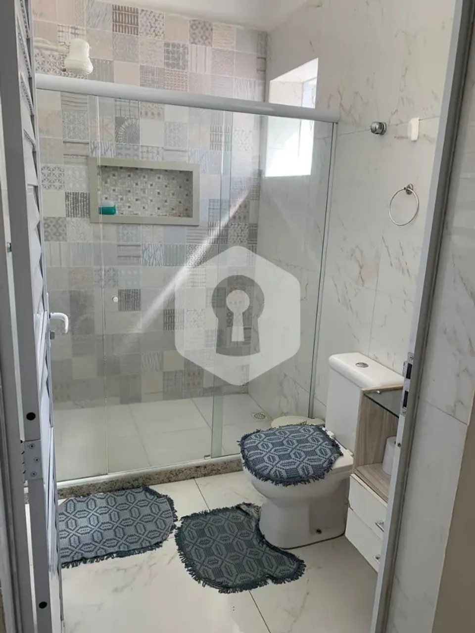 Furnished 216m² house with 4 bedrooms and balcony — photo 19