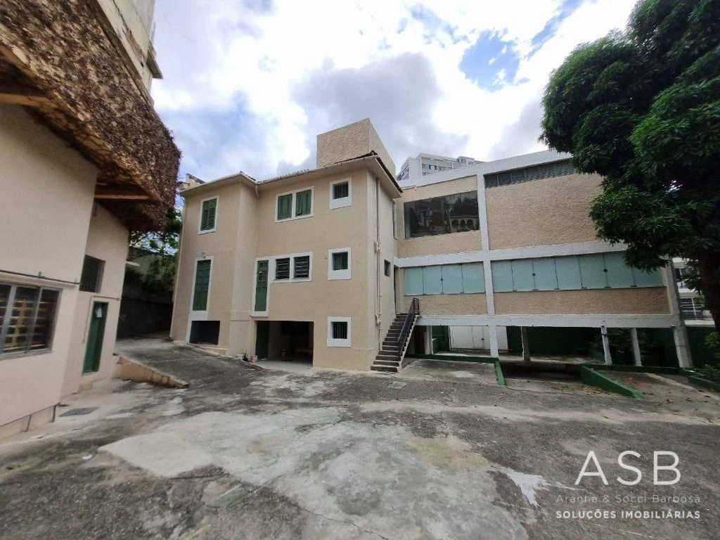 Casa com 5 quartos e varanda, 1212 m², 5 banheiros — photo 3