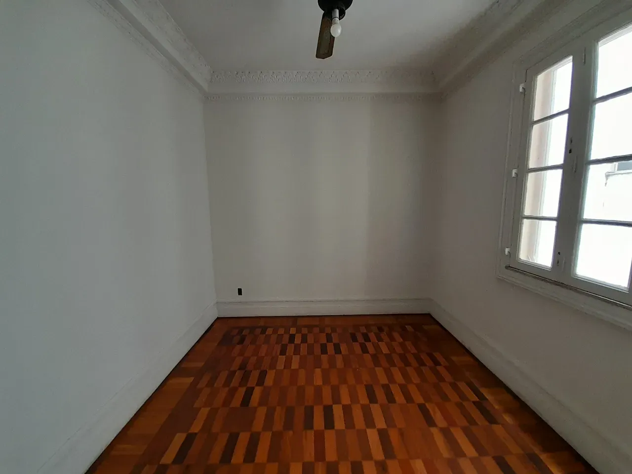 Apartment on the 9th floor with a glass-enclosed balcony — photo 27