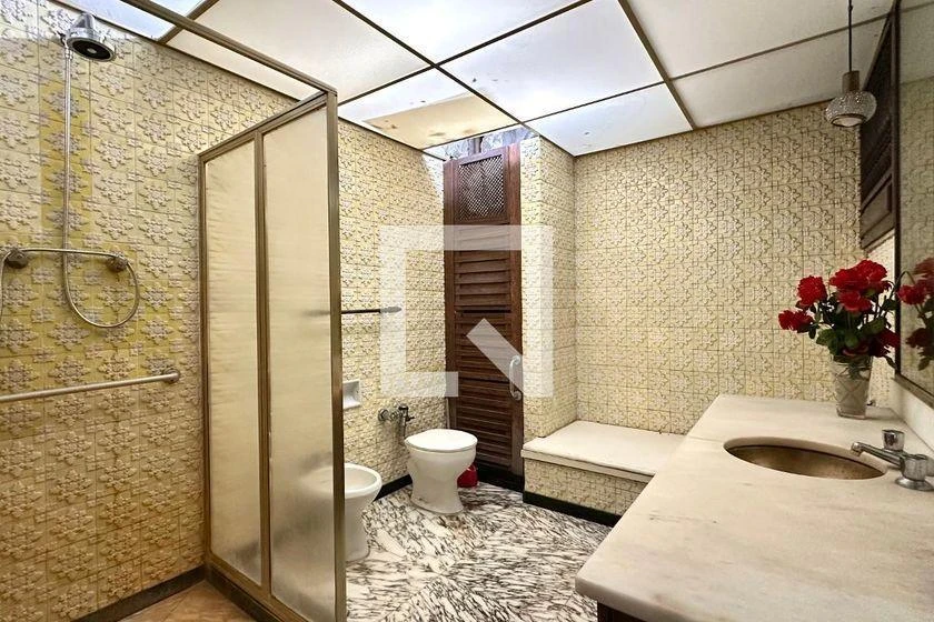 4-bedroom apartment with a water view in Rio de Janeiro — photo 34