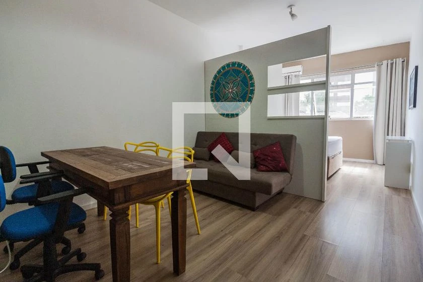 1-bedroom unfurnished apartment with air conditioning