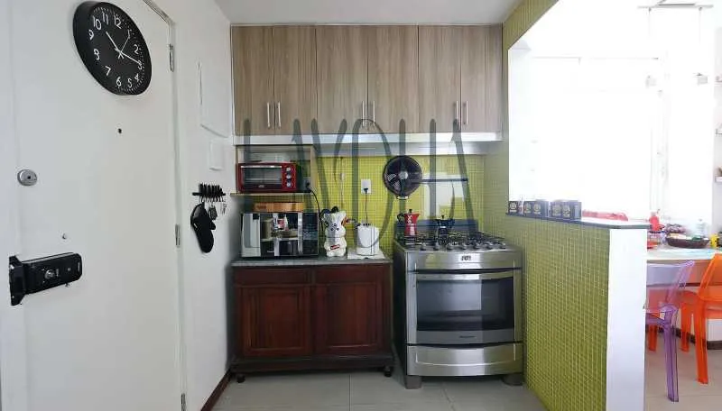 Furnished 180 m² apartment with 3 bedrooms and suite — photo 10