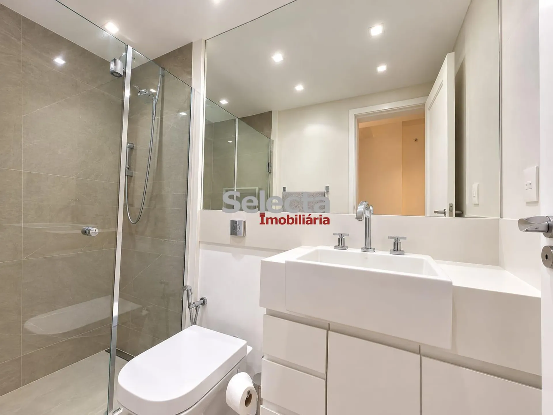 Квартира 100 м² с 3 спальнями и камином — photo 10