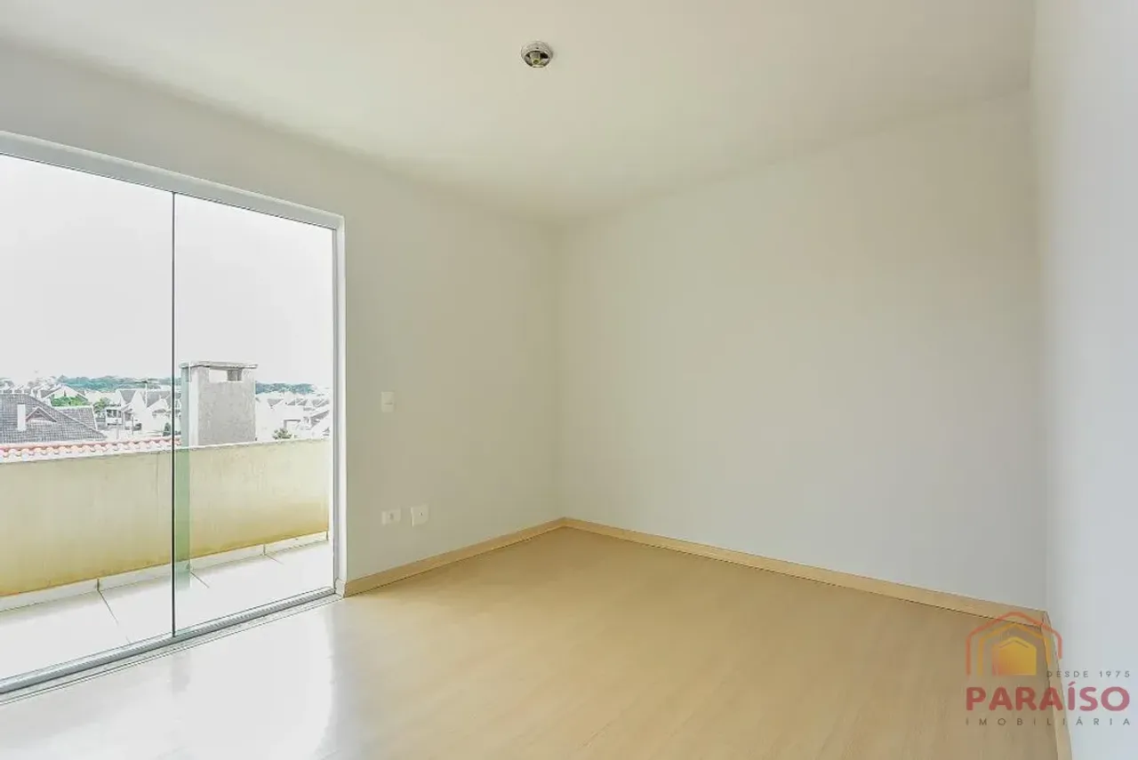 House with 3 bedrooms, balcony and 3 parking spaces — photo 17