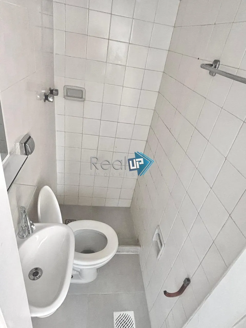 2-bedroom apartment with 2 bathrooms and parking — photo 8