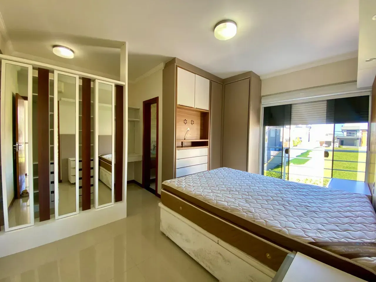 Washing machine in a 4-bedroom house, 223 m² — photo 16