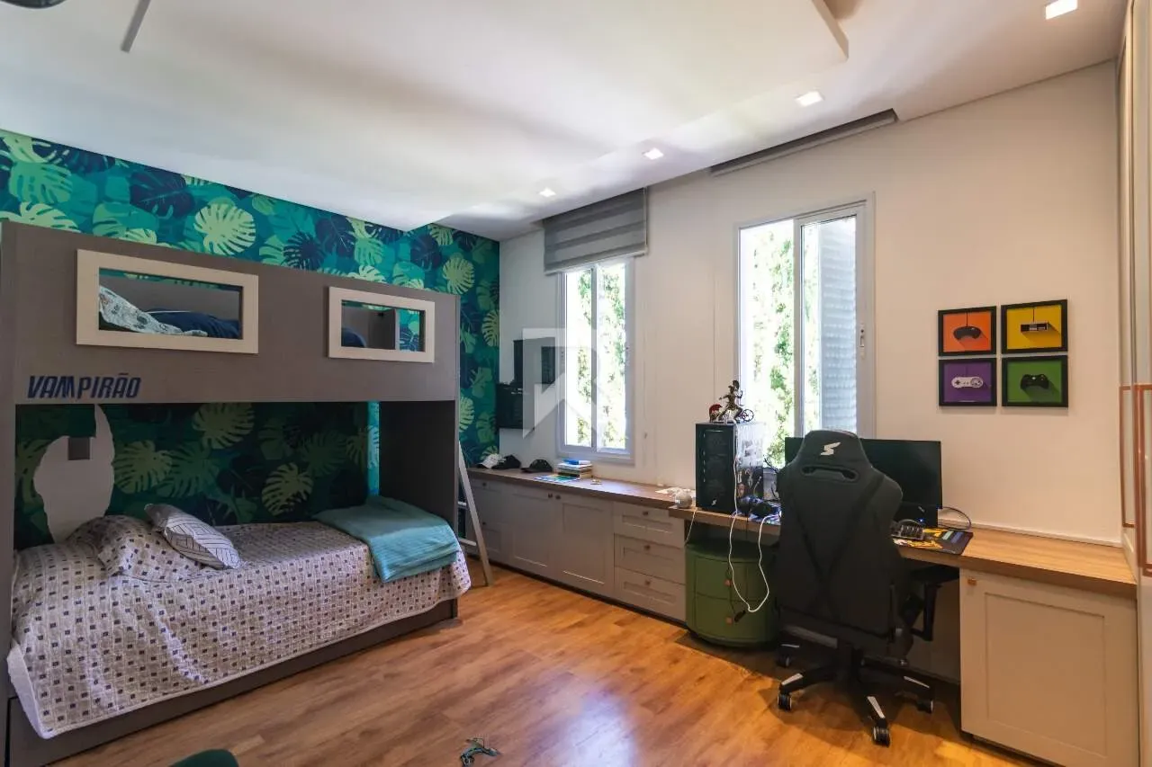 House with 4 en-suite bedrooms and private BBQ — photo 26
