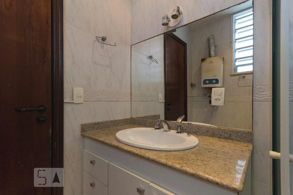 195 m² rental apartment with 3 bedrooms and 2 parking spaces — photo 42