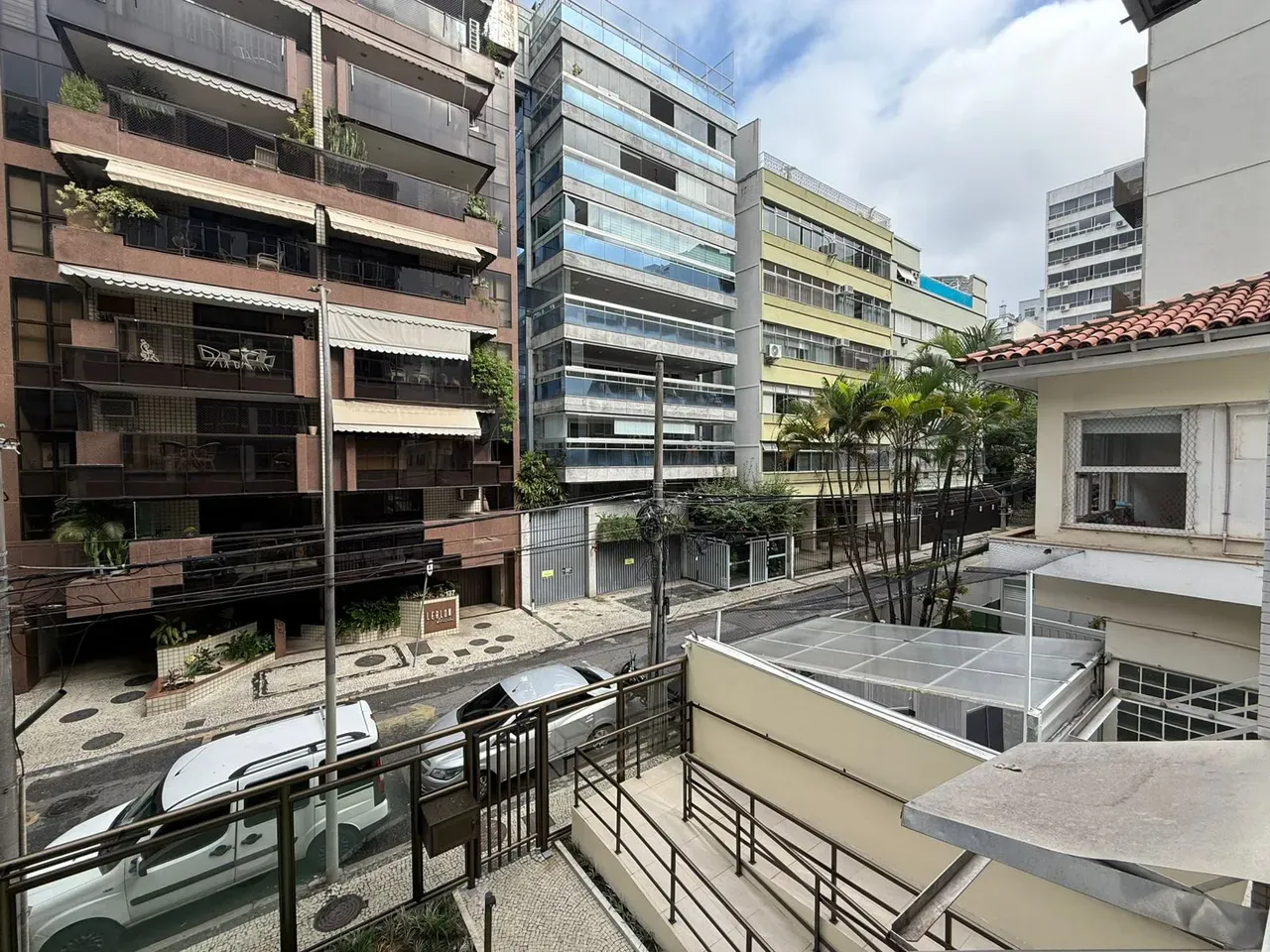 Unfurnished apartment with 2 bedrooms and 2 bathrooms — photo 33