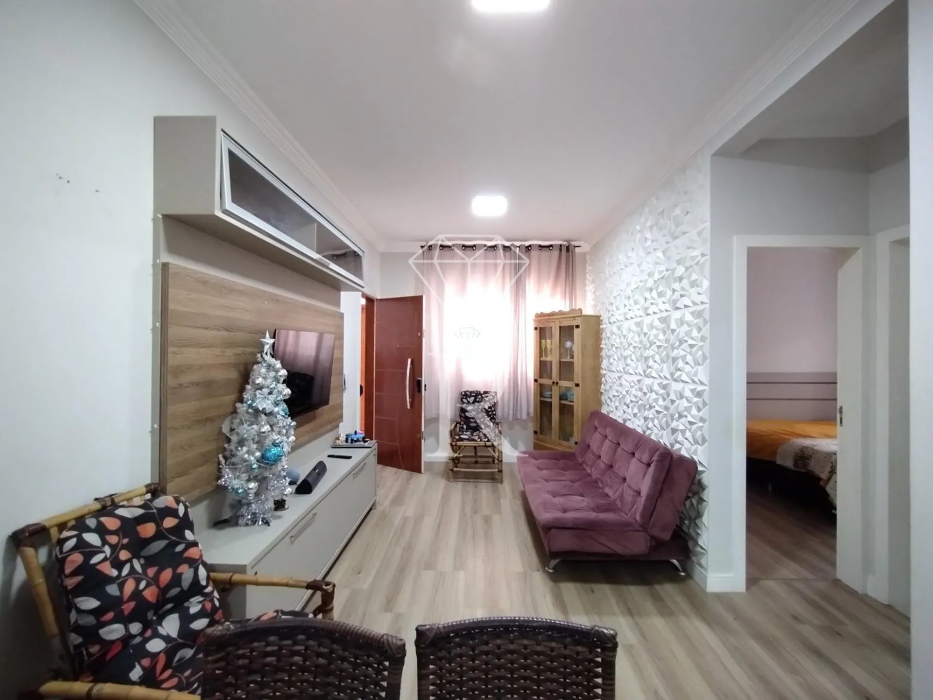 70 m² ground-floor apartment with 3 parking spaces