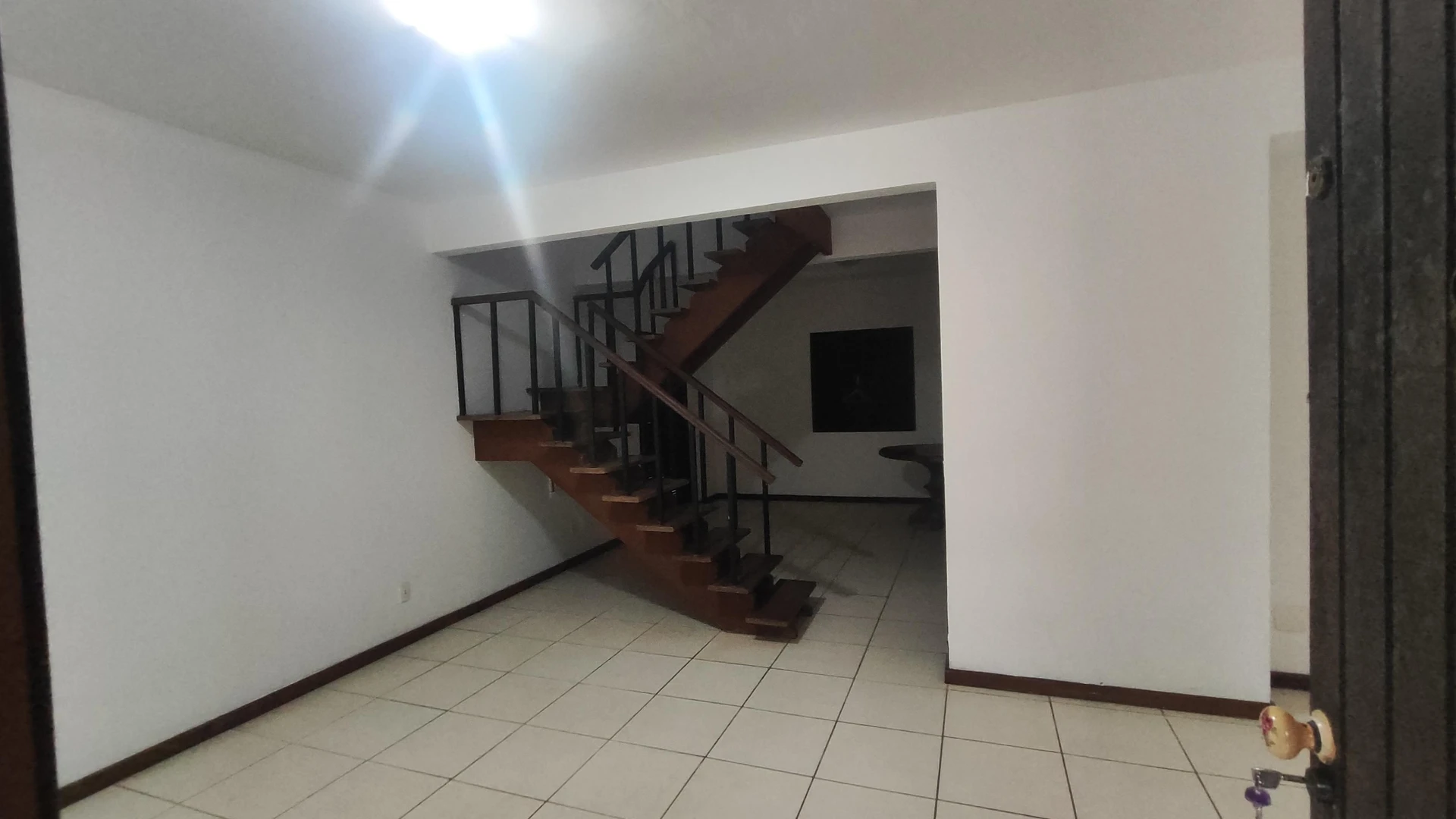House with 3 bedrooms, 1 en-suite and 4 bathrooms — photo 34