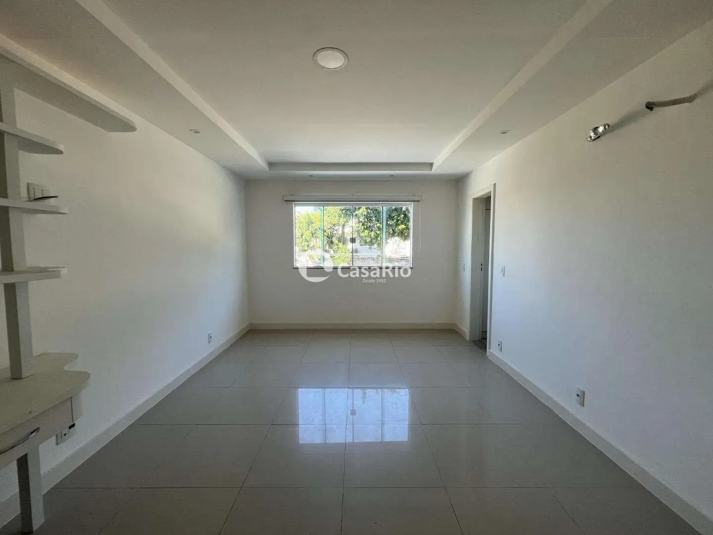 350 m² house with a bathtub and floor-to-ceiling windows — photo 18