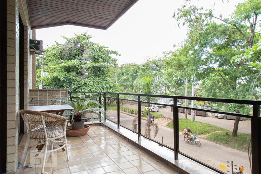 Rental apartment with 4 bedrooms and 150 m² — photo 3