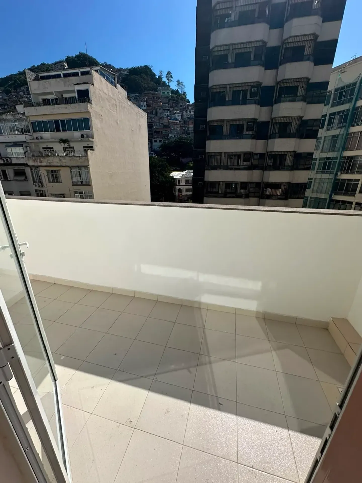 Apartment with 2 bedrooms, 2 bathrooms and balcony — photo 12