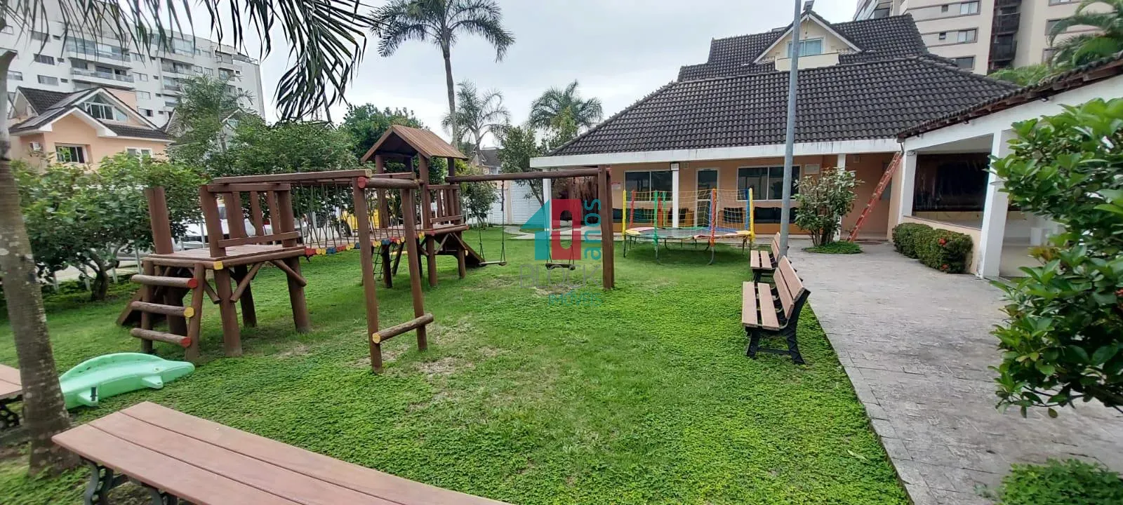 Casa de 200 m² com 4 suítes e 3 vagas — photo 35