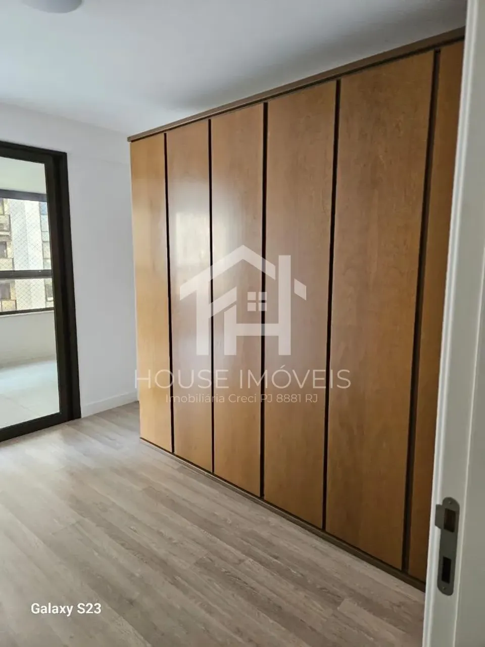 Квартира с 3 спальнями и 5 ванными, балкон с грилем — photo 3