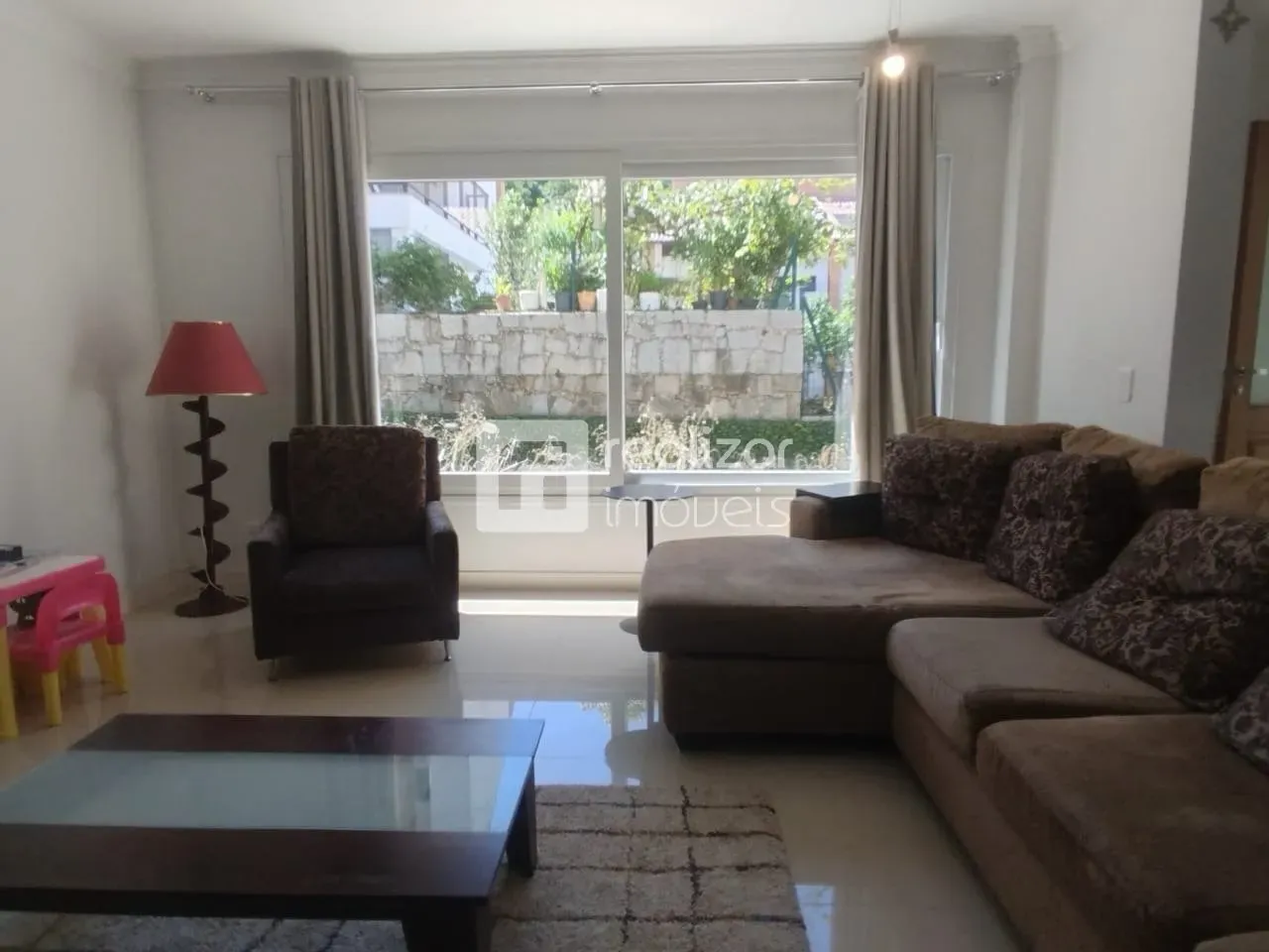 Furnished house with 4 bedrooms and 190 m² plus a garden — photo 9