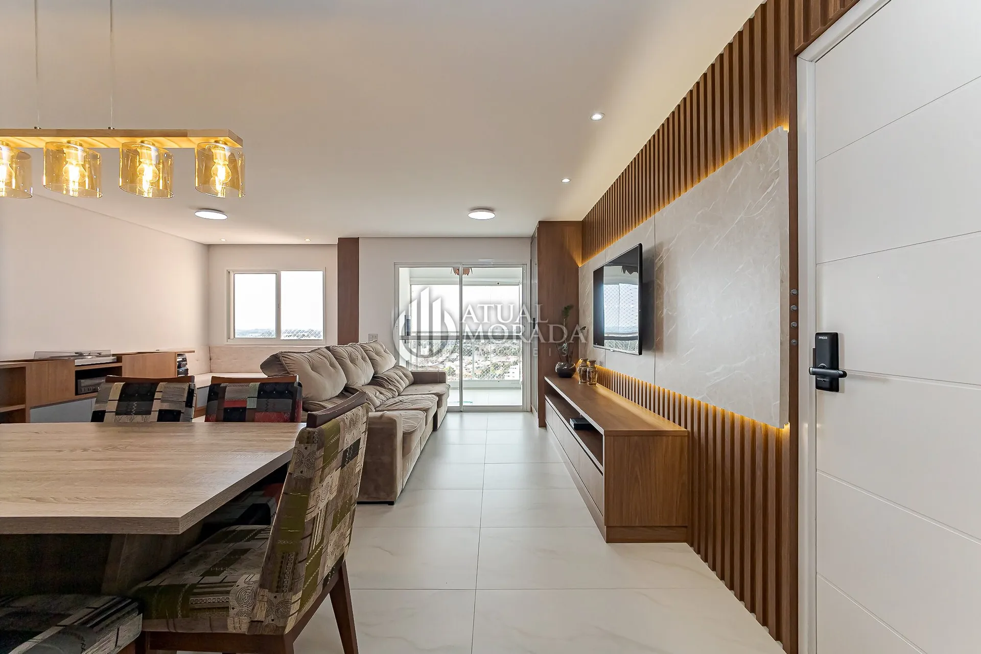 Furnished 2-bedroom apartment with open-plan kitchen — photo 7