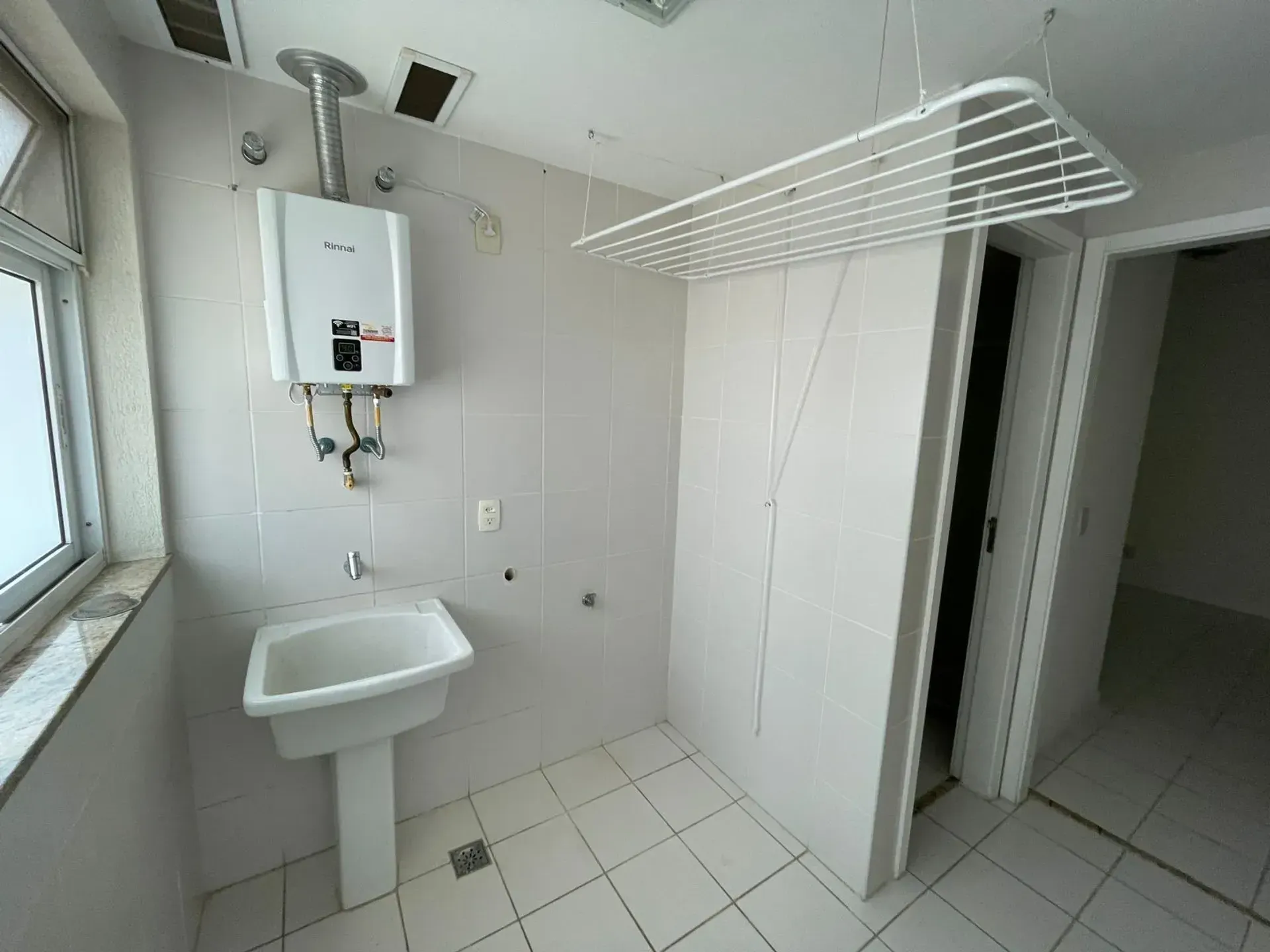 4-bedroom apartment in a building with a sauna — photo 23