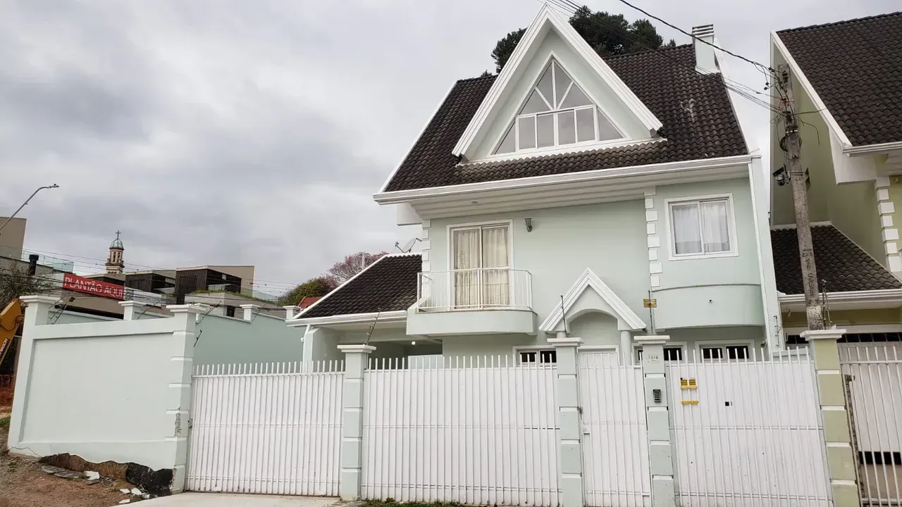 One-bedroom, 226 m² house in Curitiba — photo 16