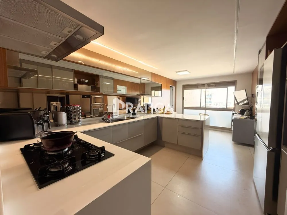 4-bedroom apartment with 5 bathrooms — photo 25
