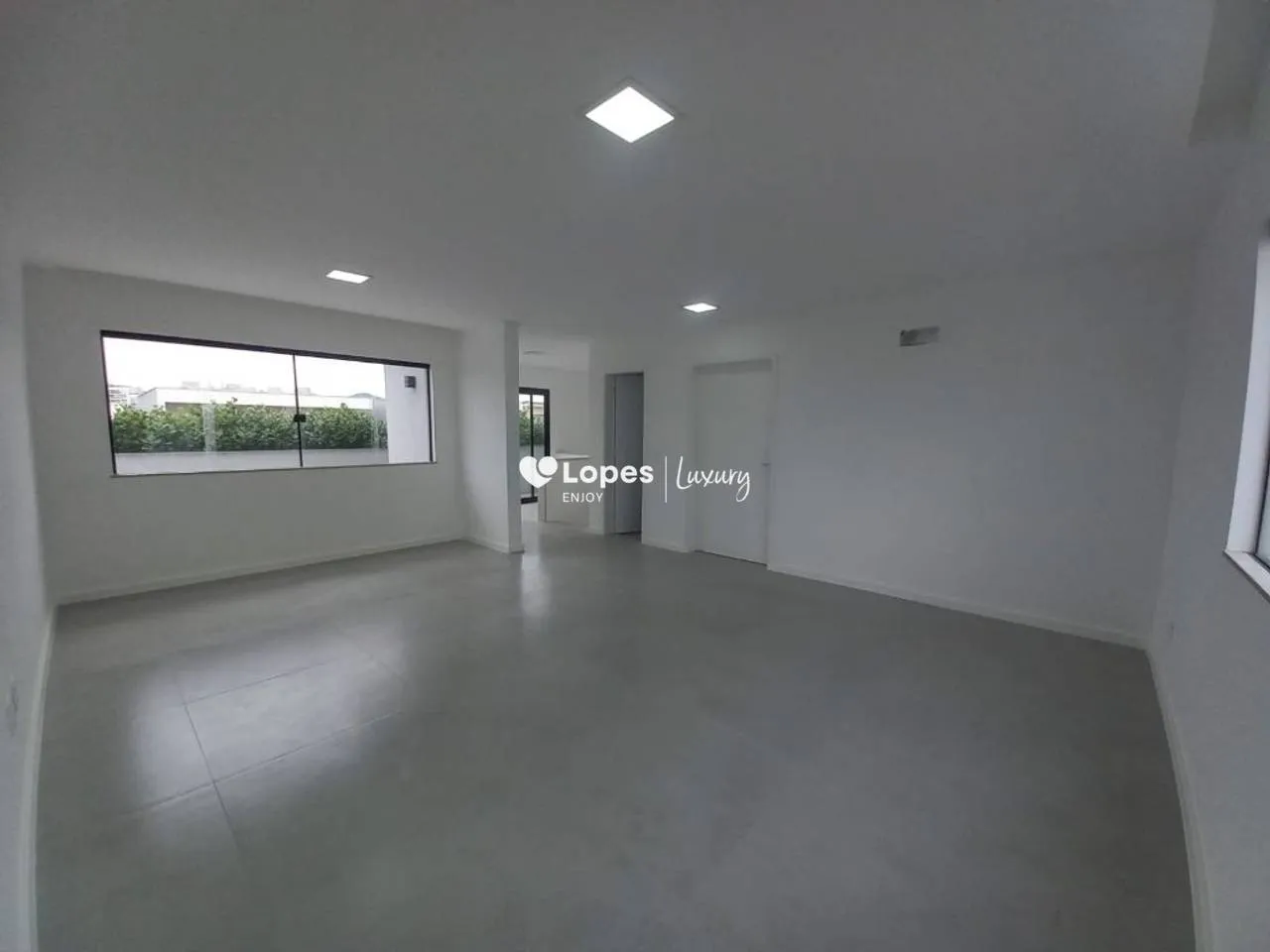 Unfurnished 4-bedroom house with 5 bathrooms and 329 m² — photo 42