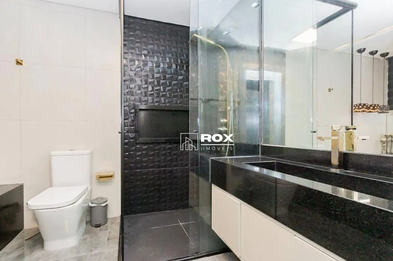 Furnished house with 4 en-suite bedrooms and 266 m² — photo 32