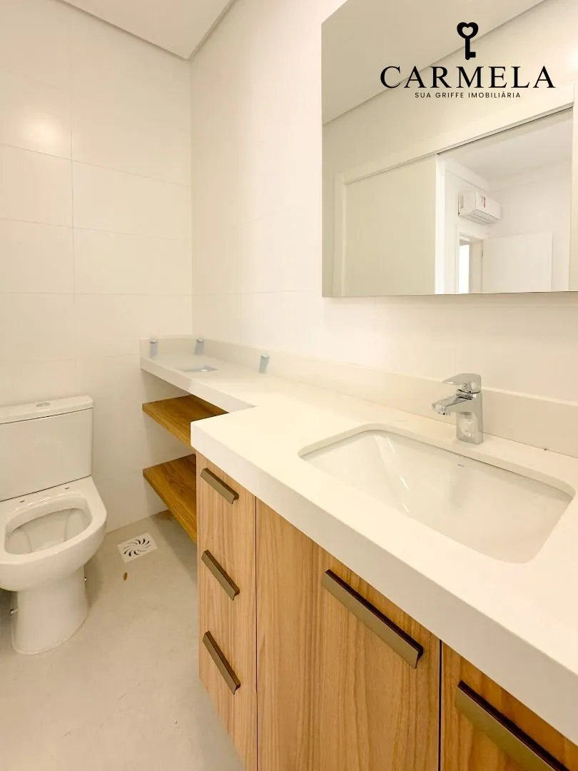 Вид на воду и 3 спальни: квартира 122 м² — photo 45
