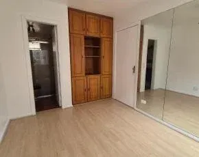 Apartamento com piso de madeira ou laminado, Centro — photo 5