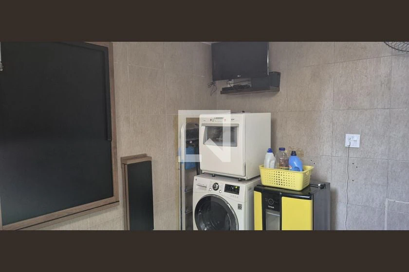 Furnished studio, 30 m², with a washing machine — photo 20