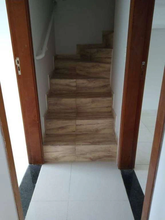 Unfurnished house with 4 bedrooms and 4 parking spaces — photo 9