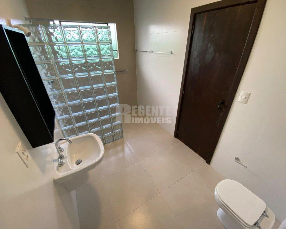 3-bedroom house with a home office in Florianópolis — photo 38