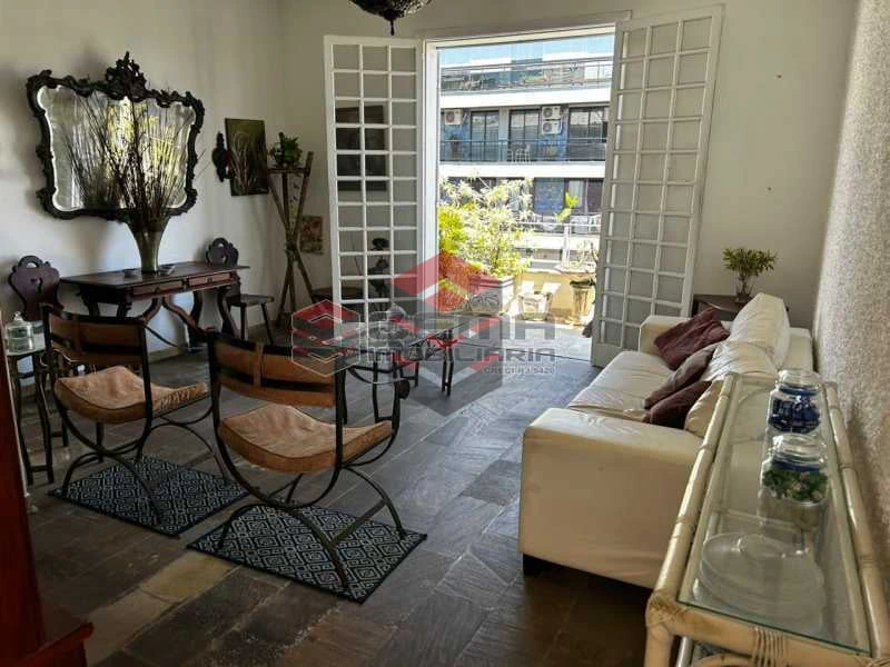3-bedroom apartment, 1 with its own bathroom, 210 m²