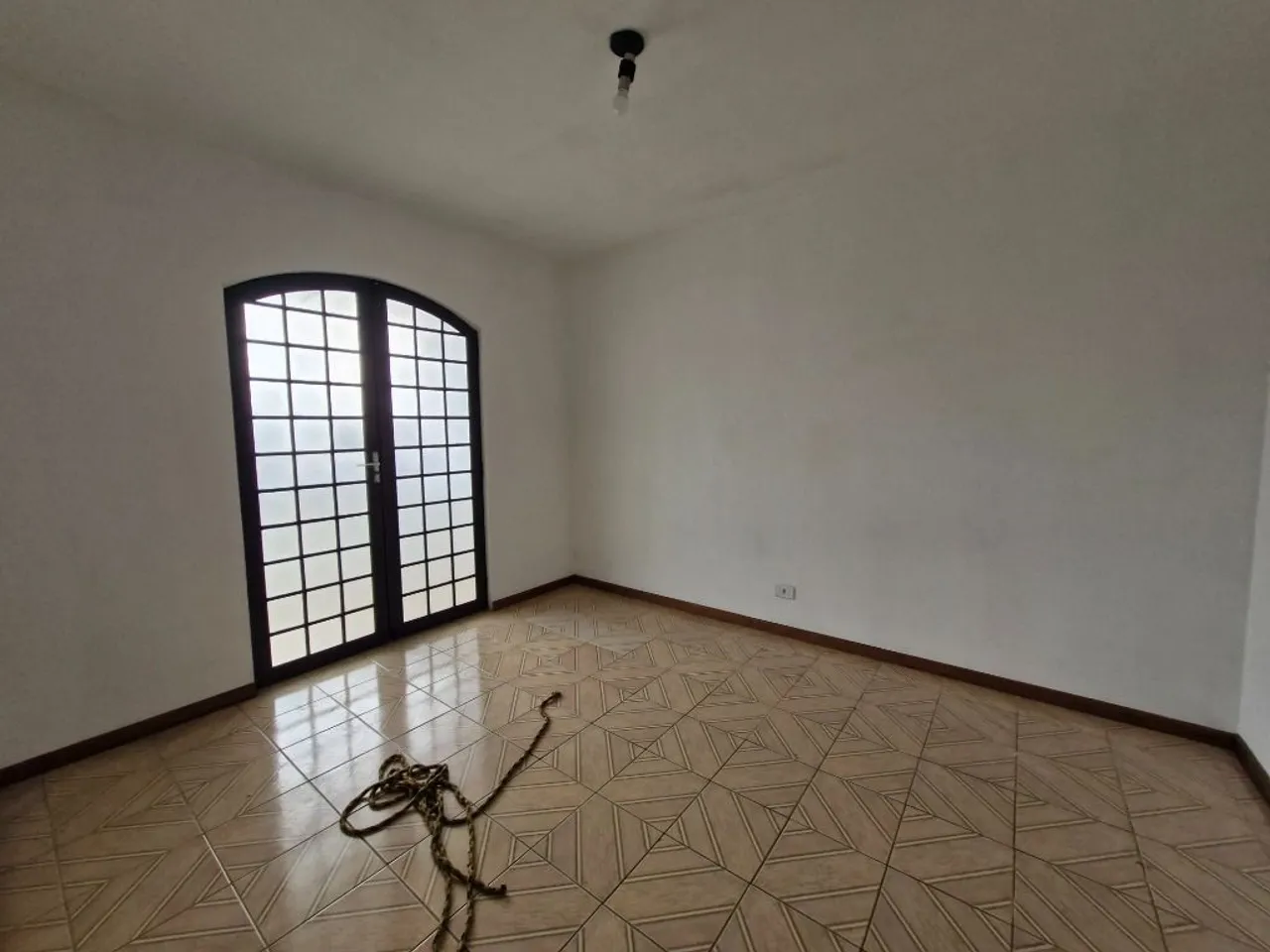House with 3 bedrooms, 1 bathroom and 2 parking spots — photo 10