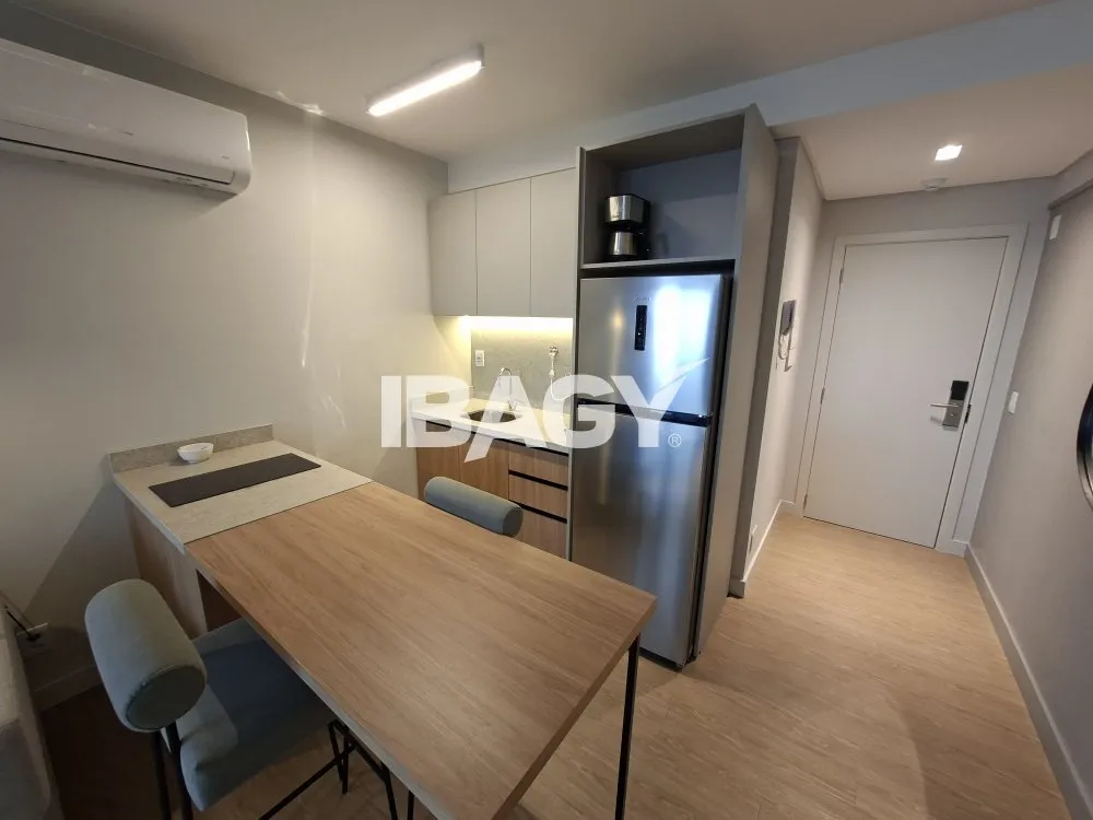 Studio with a glassed-in balcony and open-plan kitchen — photo 89