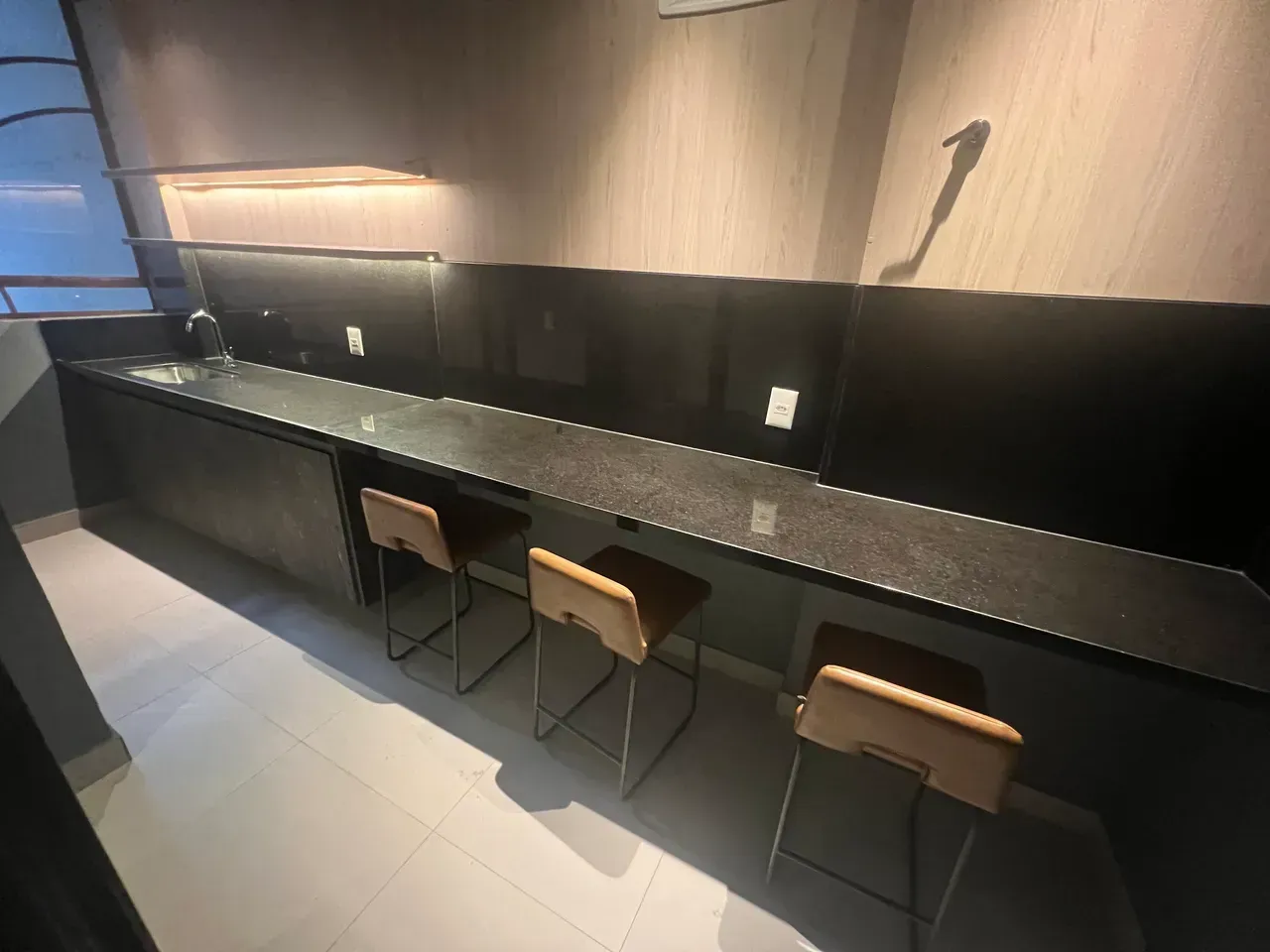 Furnished 1-bedroom apartment with separate gas kitchen — photo 25