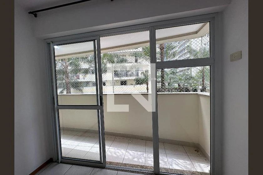 3-bedroom apartment in a building with a gym — photo 38