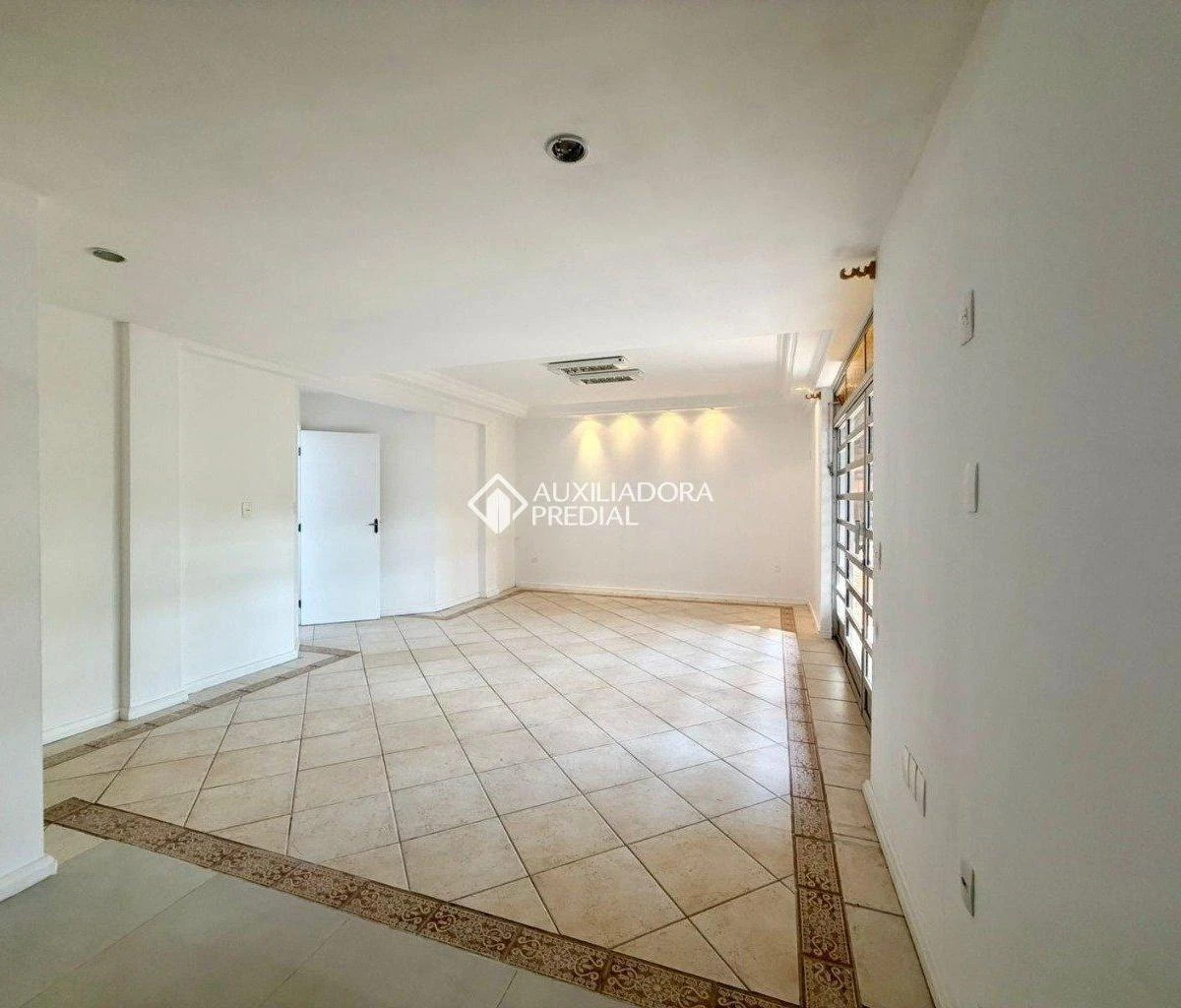 Casa de 6 quartos com varanda gourmet, Agronômica — photo 24