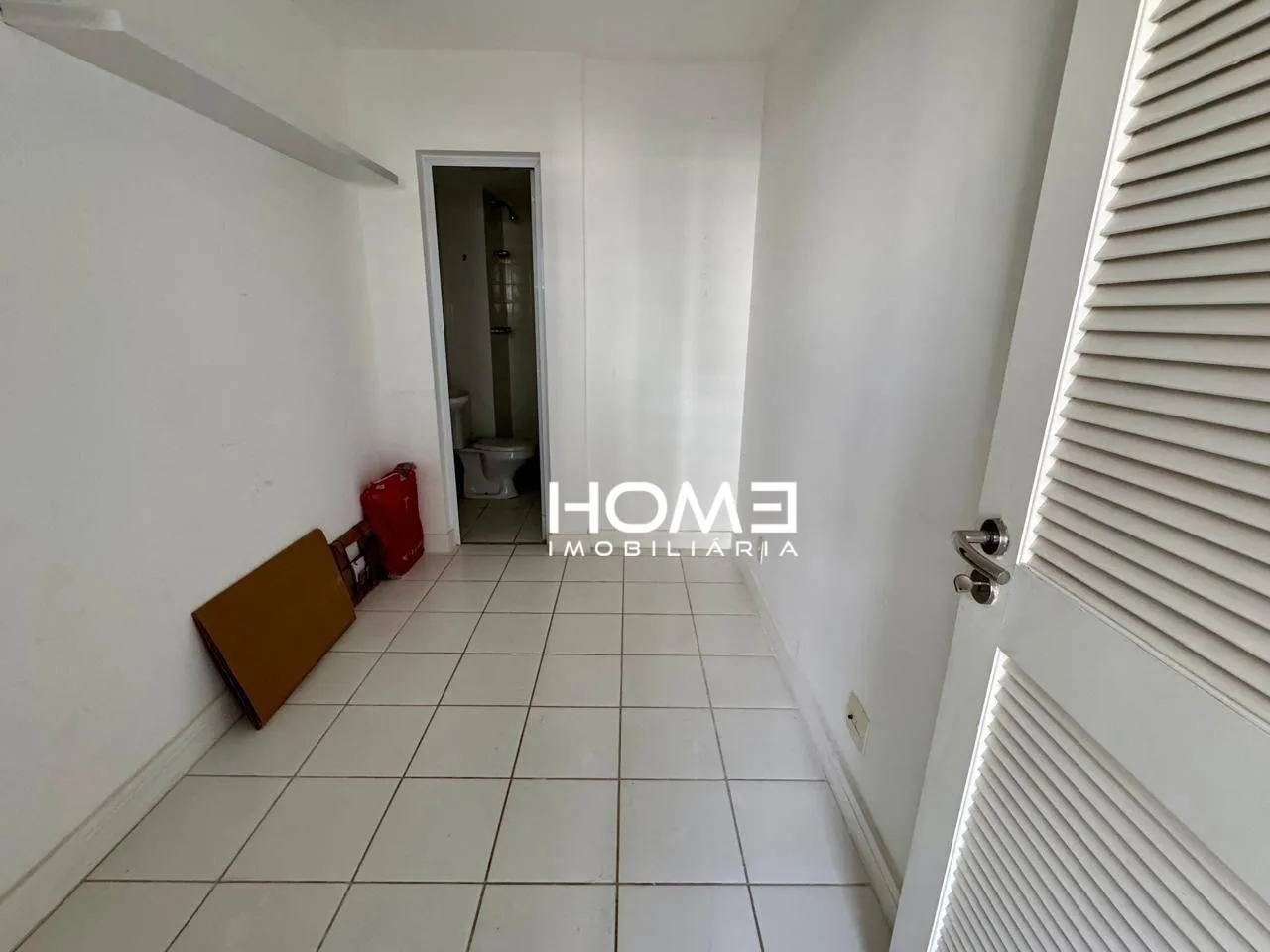 Home office in a 3-bedroom apartment, 155 m² — photo 51