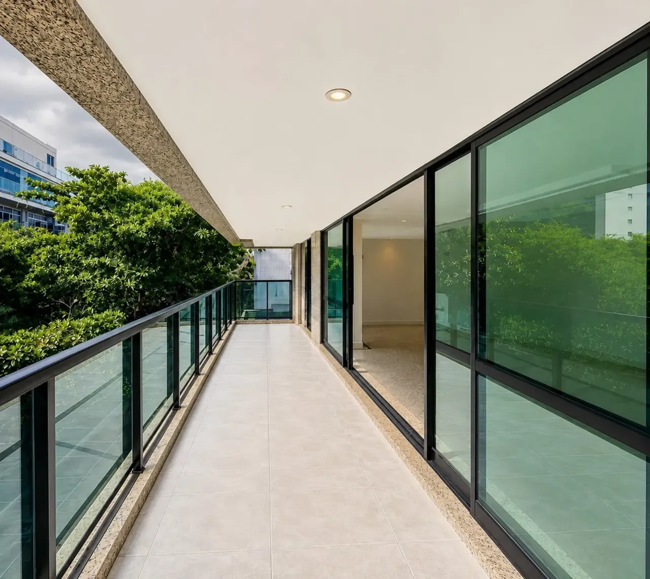 165 m² apartment with 4 bedrooms and 4 bathrooms — photo 16