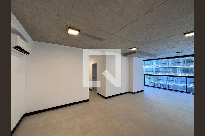 98 m² apartment with 3 bedrooms and a glassed-in balcony — photo 6