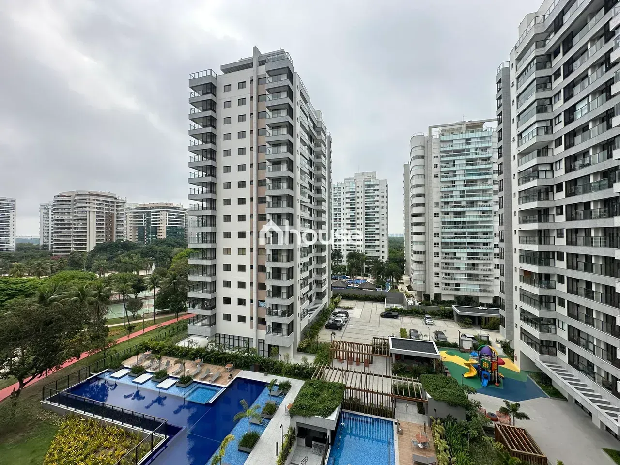 Apartment with 2 bedrooms, glass balcony, and 2 parking — photo 17
