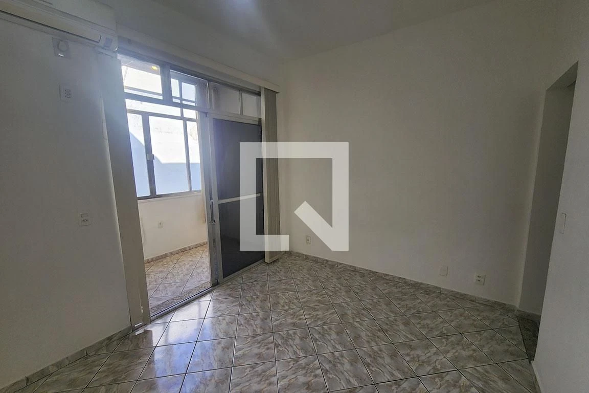 1-bedroom apartment with a balcony — photo 10