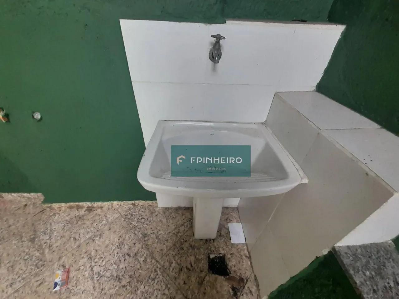 Casa com 2 dormitórios, 1 banheiro e varanda — photo 17