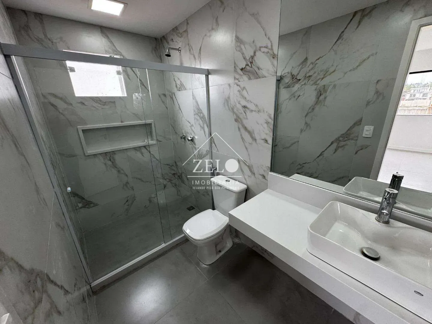 Casa com 4 quartos e 4 banheiros, cozinha integrada — photo 31